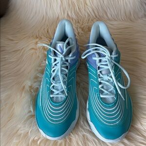 NWT Nike Sky Teal-Blue Athletic Shoes size 10,5
